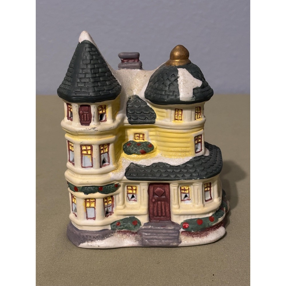 Porcelain Cobblestone Corners 2001 Christmas Victorian House